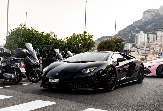 Lamborghini Aventador S LP740-4