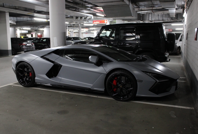Lamborghini Revuelto