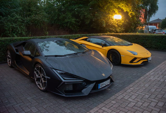 Lamborghini Revuelto