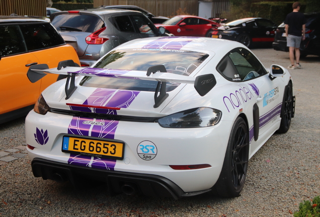 Porsche 718 Cayman GT4 RS Weissach Package