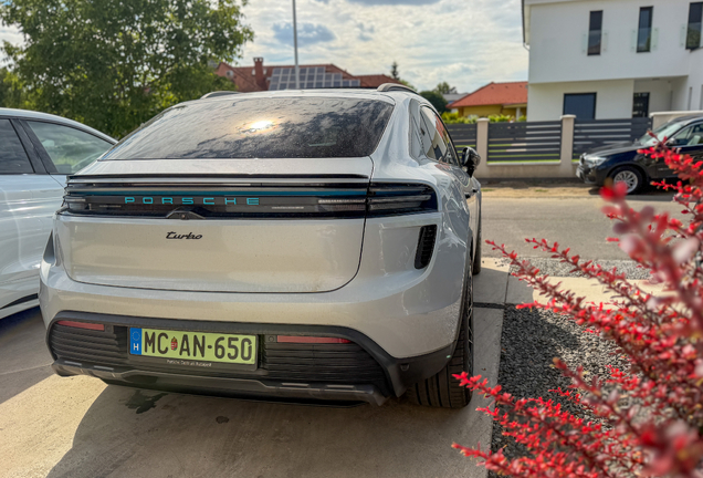 Porsche Macan EV Turbo