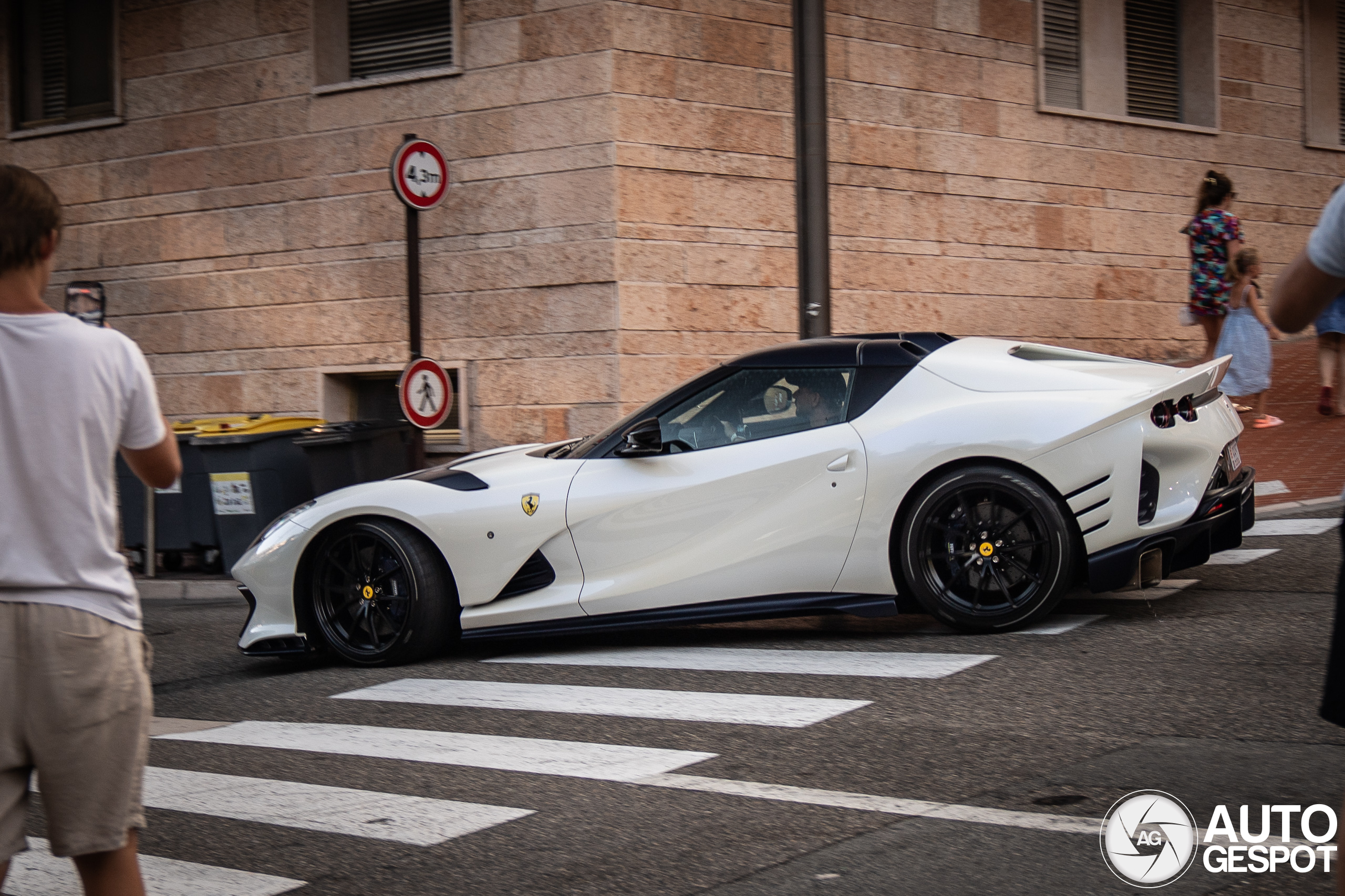 Ferrari 812 Competizione A