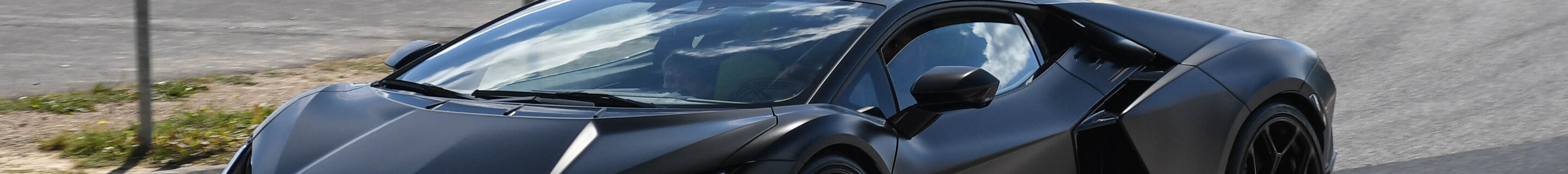 Lamborghini Revuelto