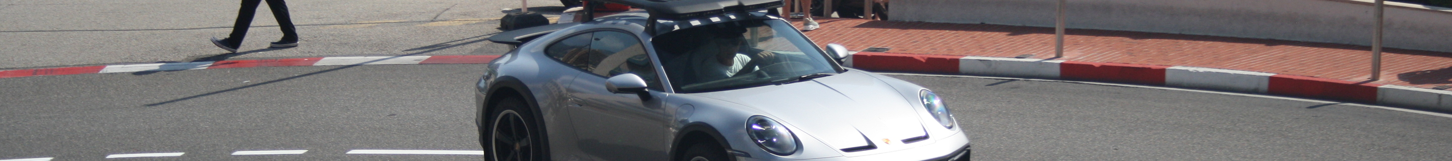 Porsche 992 Dakar