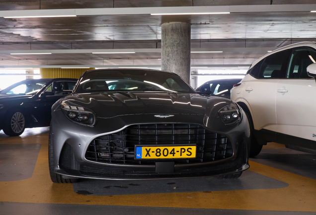 Aston Martin DB12