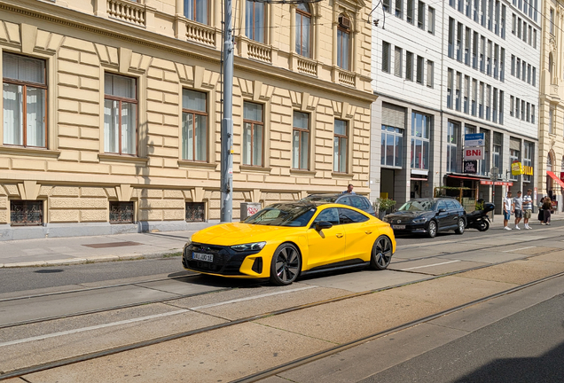 Audi RS E-Tron GT 2025