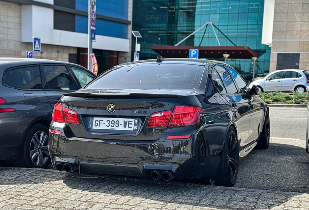 BMW M5 F10 2011