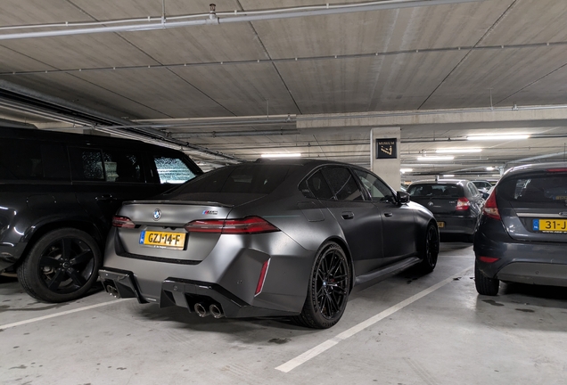 BMW M5 G90