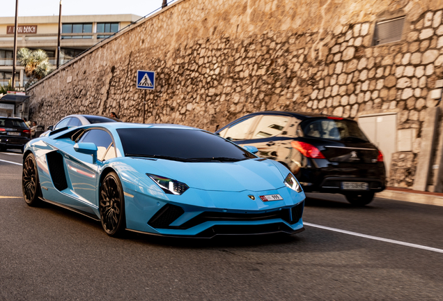 Lamborghini Aventador S LP740-4