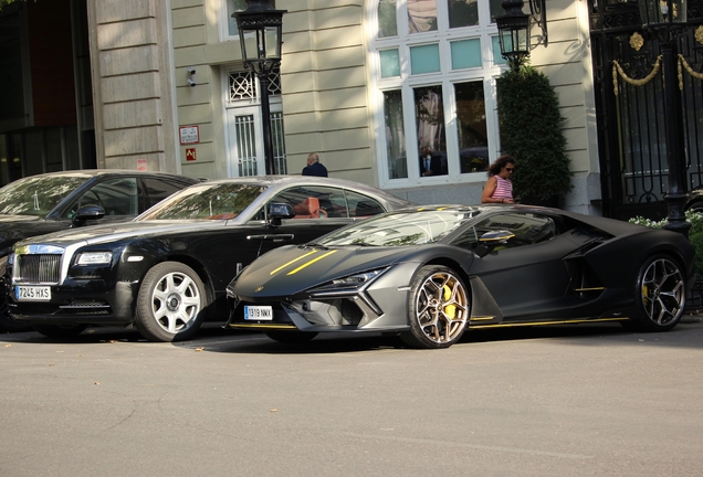 Lamborghini Revuelto