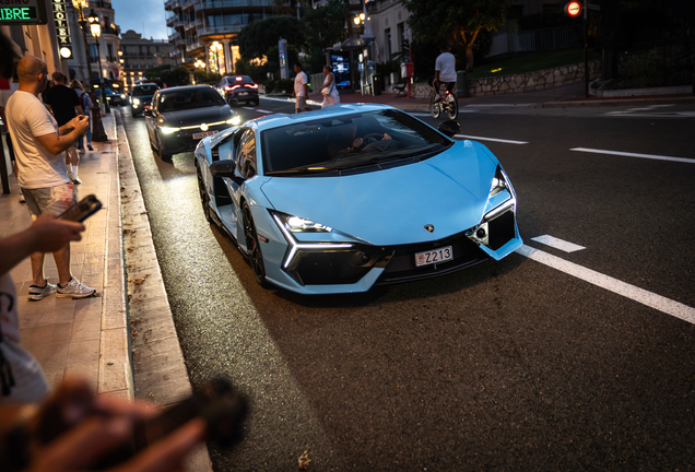 Lamborghini Revuelto