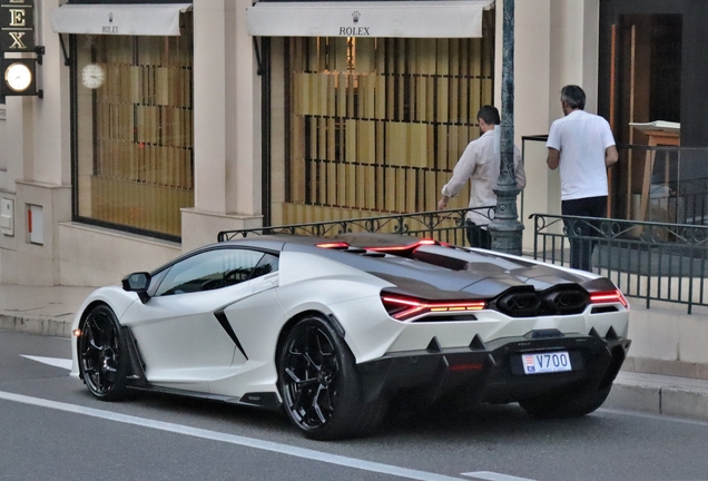 Lamborghini Revuelto