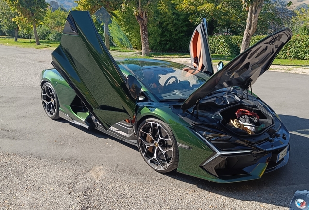 Lamborghini Revuelto