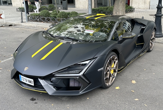 Lamborghini Revuelto