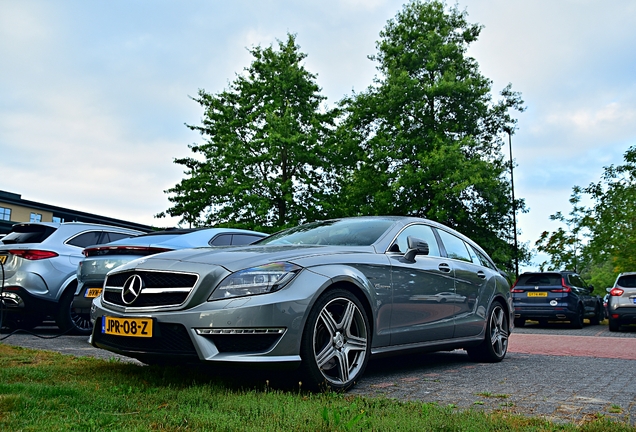 Mercedes-Benz CLS 63 AMG X218 Shooting Brake