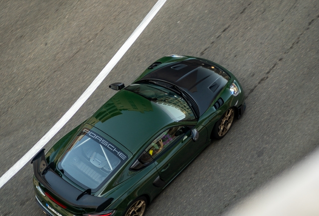 Porsche 718 Cayman GT4 RS Weissach Package