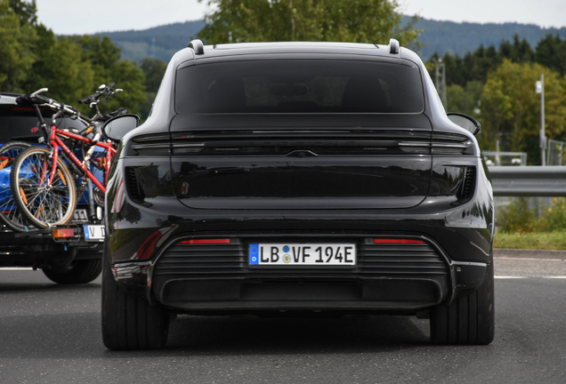 Porsche Macan EV Turbo
