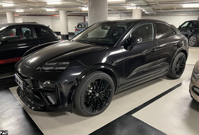 Porsche Macan EV Turbo