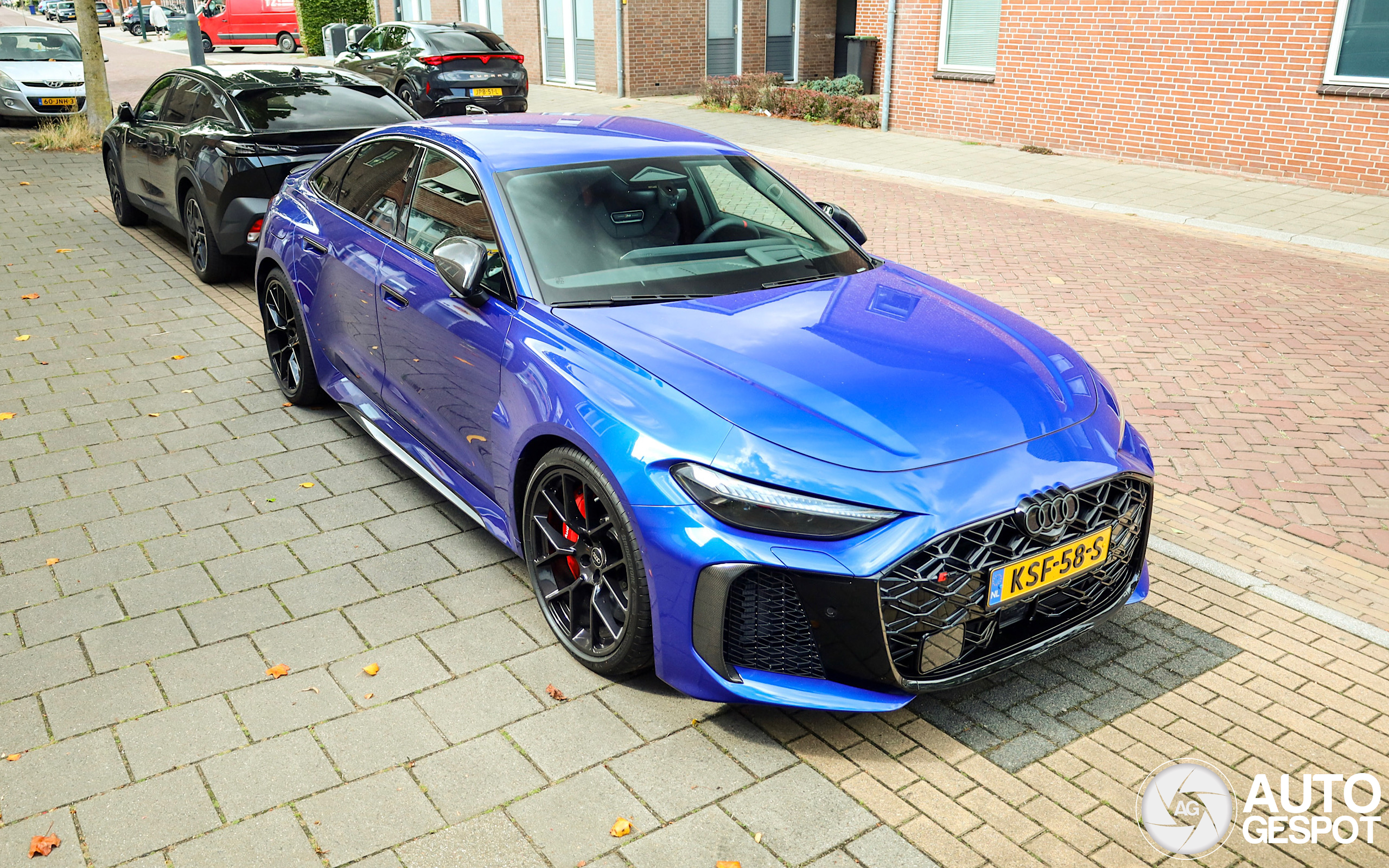 Nieuwe Audi RS5 Sedan in het blauw