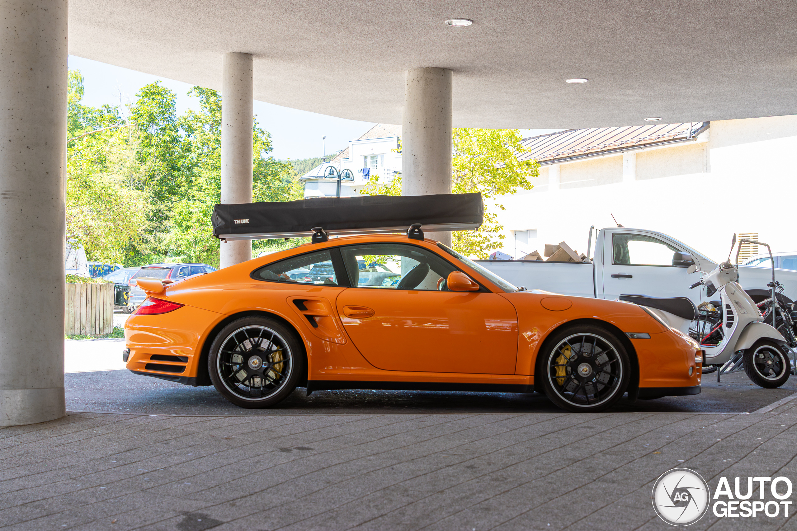 Porsche 997 Turbo S legt duizenden kilometers af!