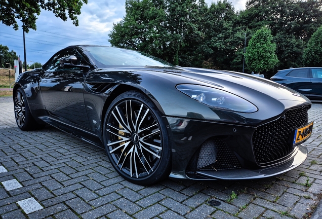 Aston Martin DBS Superleggera Volante