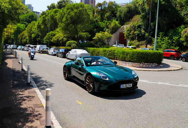 Aston Martin V8 Vantage Roadster 2025