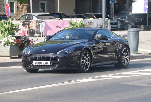 Aston Martin V8 Vantage S