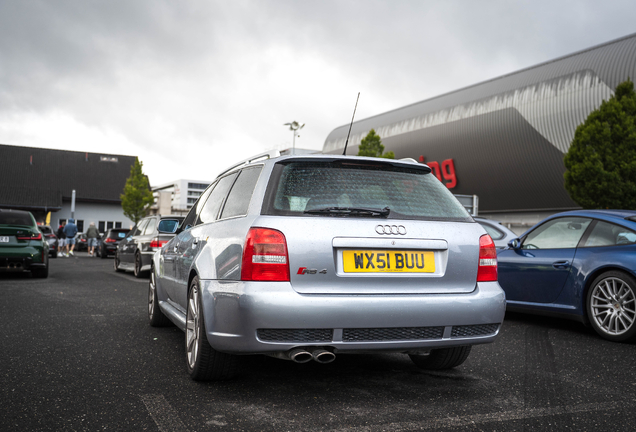 Audi RS4 Avant B5
