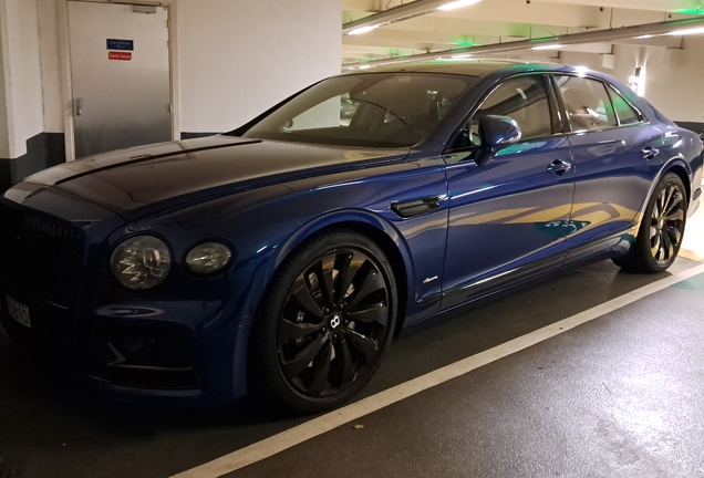 Bentley Flying Spur Hybrid Azure