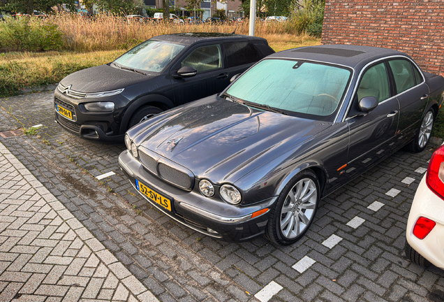 Jaguar XJR
