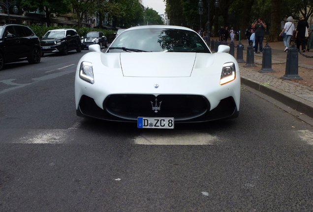Maserati MC20