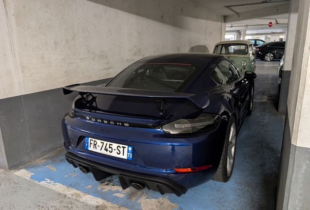 Porsche 718 Cayman GT4
