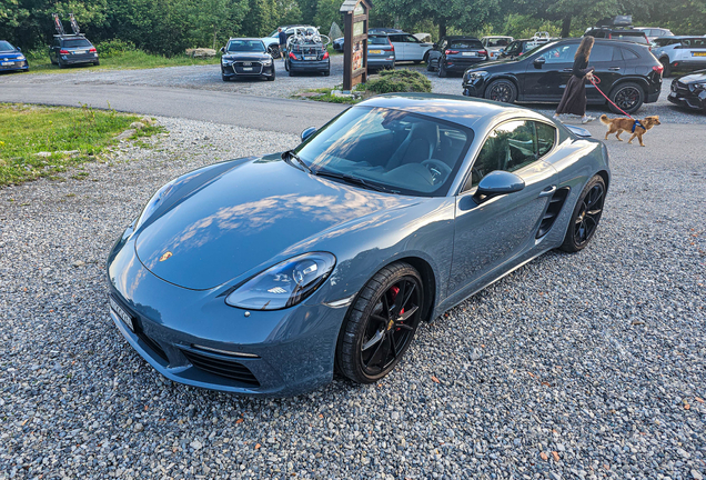 Porsche 718 Cayman S
