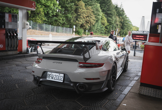 Porsche 991 GT2 RS Weissach Package