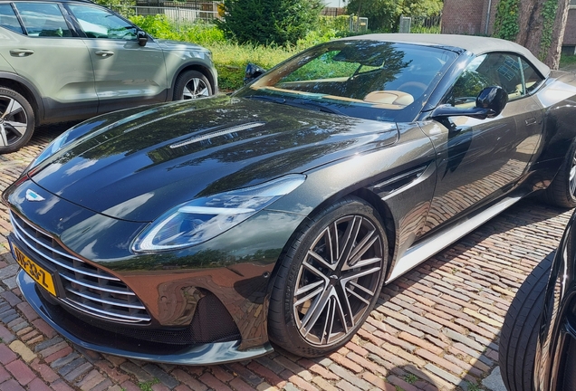 Aston Martin DB12 Volante