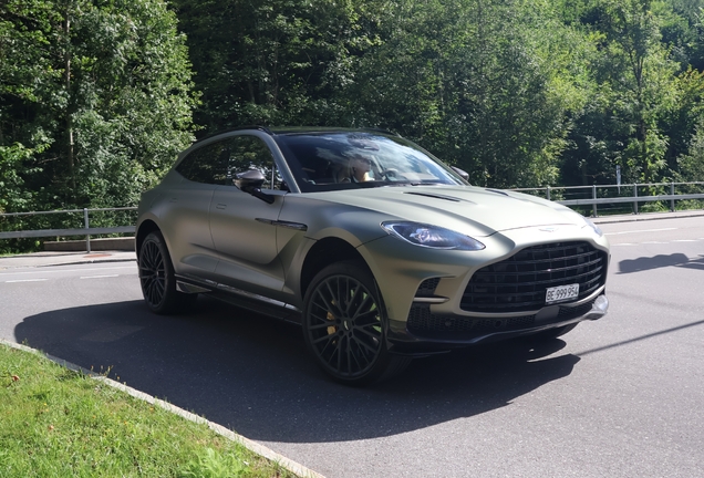Aston Martin DBX707
