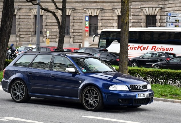 Audi RS4 Avant B5