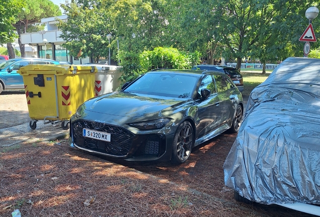 Audi RS5 Avant B10