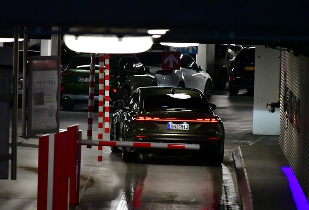 Audi RS5 Avant B10