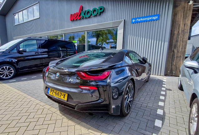 BMW i8