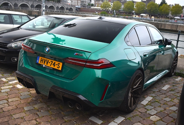 BMW M5 G90