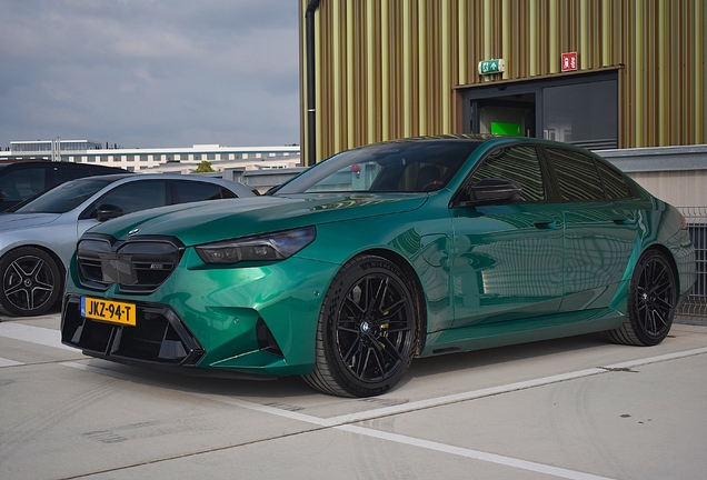 BMW M5 G90