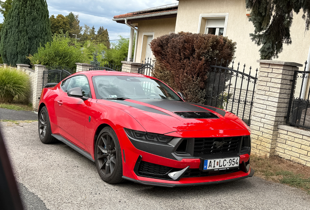 Ford Mustang Dark Horse 2024