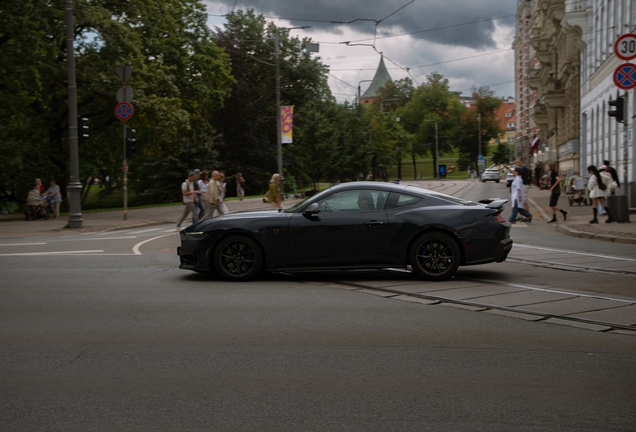 Ford Mustang Dark Horse 2024