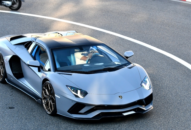 Lamborghini Aventador LP780-4 Ultimae Roadster