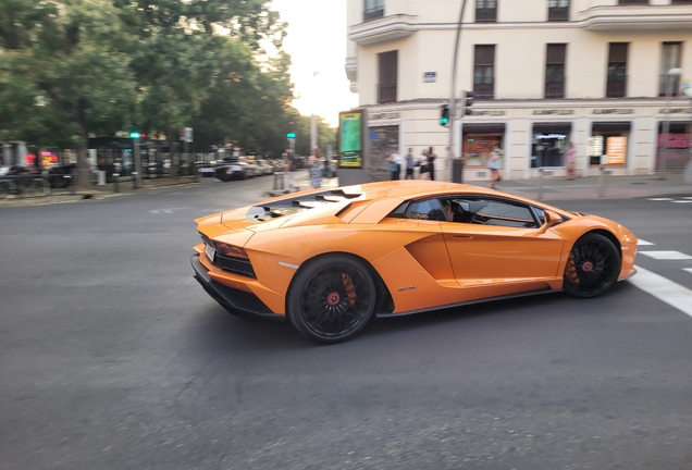 Lamborghini Aventador S LP740-4