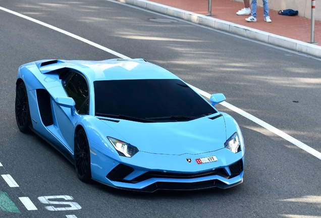 Lamborghini Aventador S LP740-4