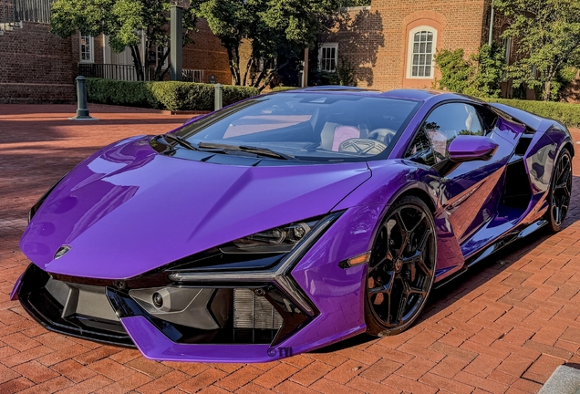 Lamborghini Revuelto