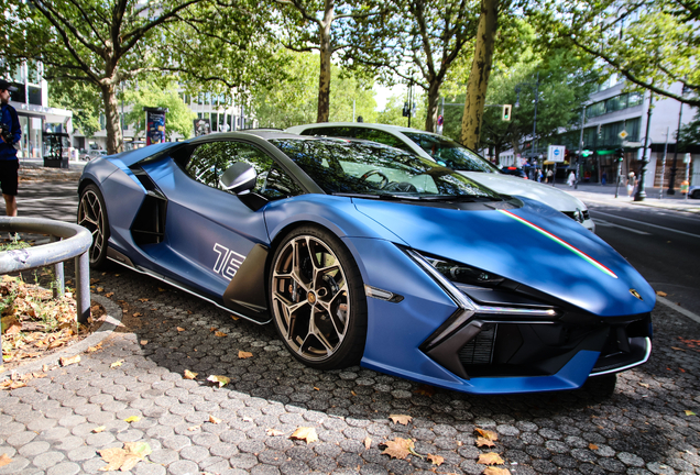 Lamborghini Revuelto