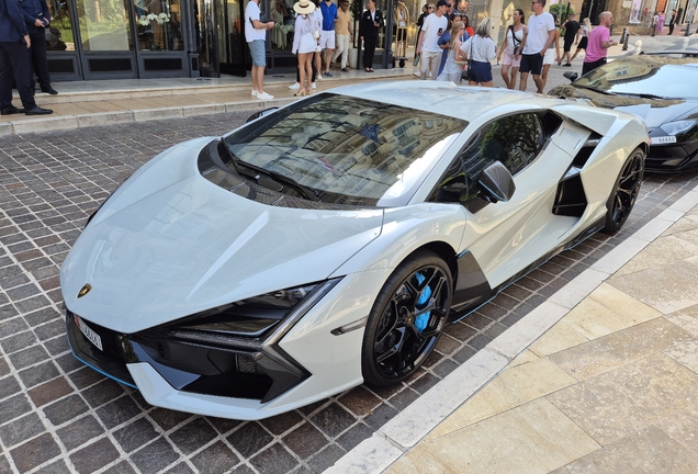 Lamborghini Revuelto